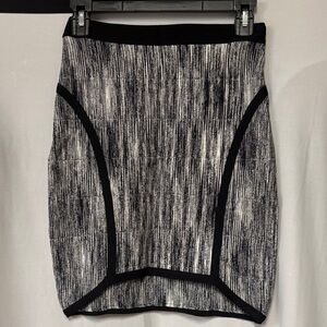 bebe Black and White Textured Pencil Skirt